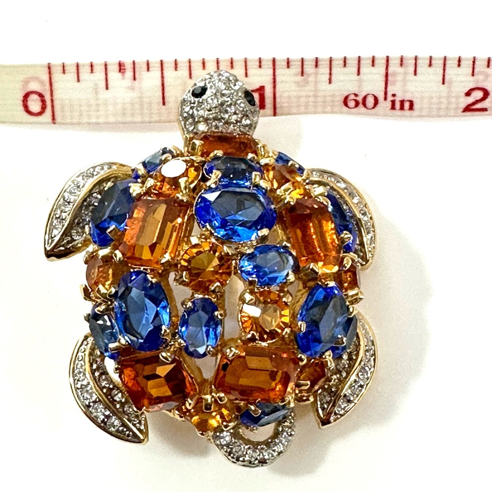 CRYSTAL TURTLE PIN - Picture 6 of 6